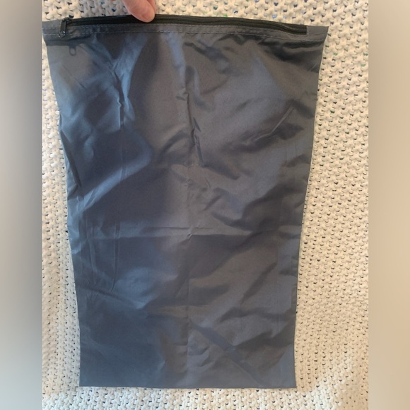 Unbranded Multipurpose Gray Zippered Nylon Pouch/Bag; 12.5" W x 19.5" H - Picture 2 of 7